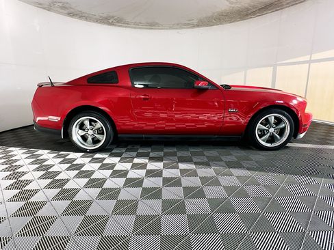 Used 2011 Ford Mustang GT Premium w/ Comfort Pkg RWD image 2