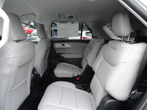 New 2026 Ford Explorer Active w/ Active Comfort Package AWD/4WD image 19