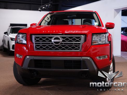 Used 2022 Nissan Frontier SV image 1