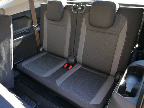 Used 2020 Volkswagen Tiguan S image 26