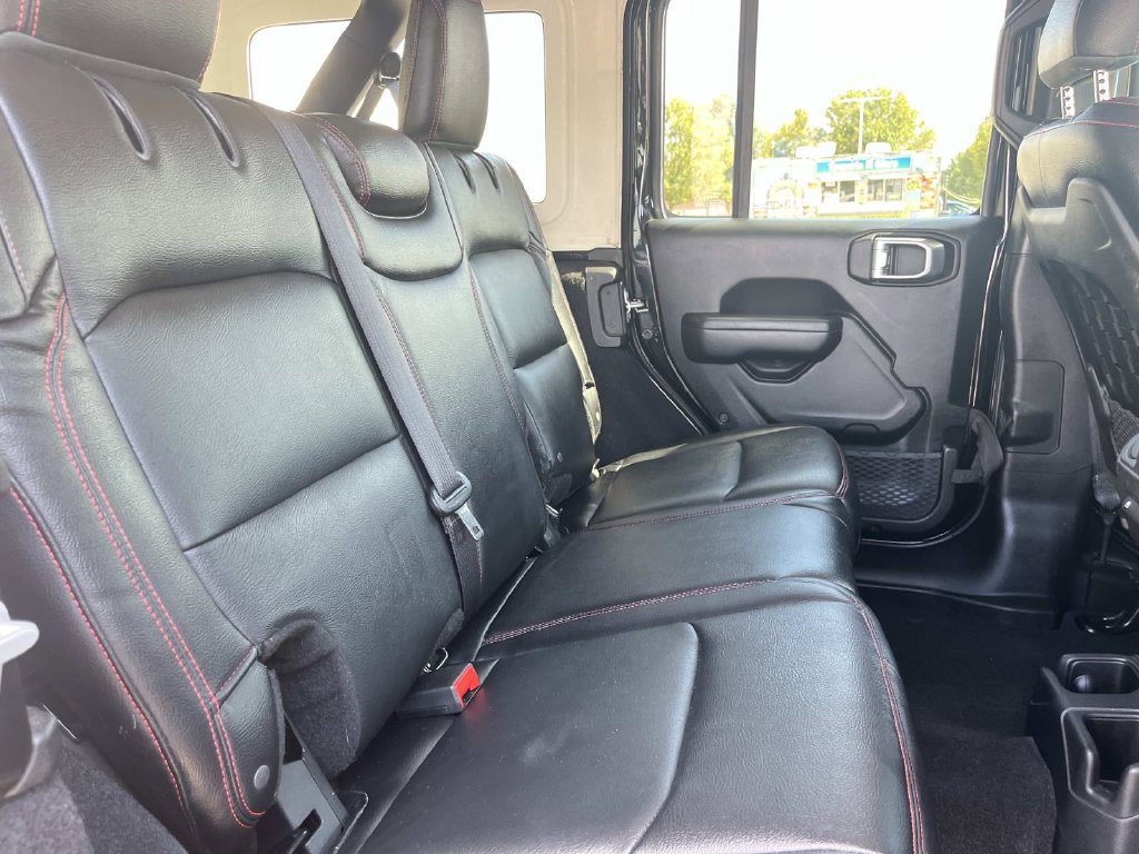 Used 2023 Jeep Wrangler Unlimited Rubicon w/ Cold Weather Group AWD/4WD image 19