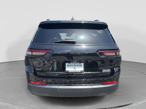 Used 2021 Jeep Grand Cherokee L Laredo AWD/4WD image 4