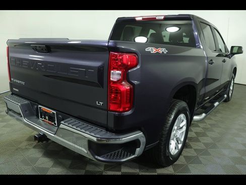 Used 2023 Chevrolet Silverado 1500 LT image 2