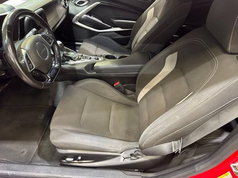 Used 2019 Chevrolet Camaro LT RWD image 18