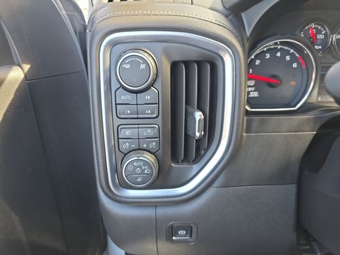 Used 2019 Chevrolet Silverado 1500 LT Trail Boss AWD/4WD image 34