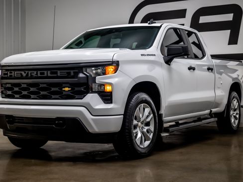 Used 2026 Chevrolet Silverado 1500 Custom RWD image 27