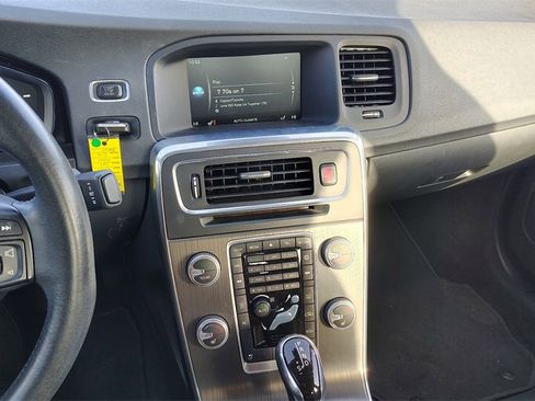 Used 2016 Volvo S60 T5 Premier image 19