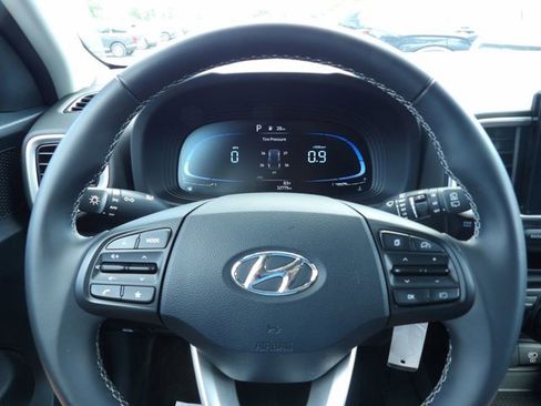 Used 2023 Hyundai Venue SEL w/ Cargo Package FWD image 17