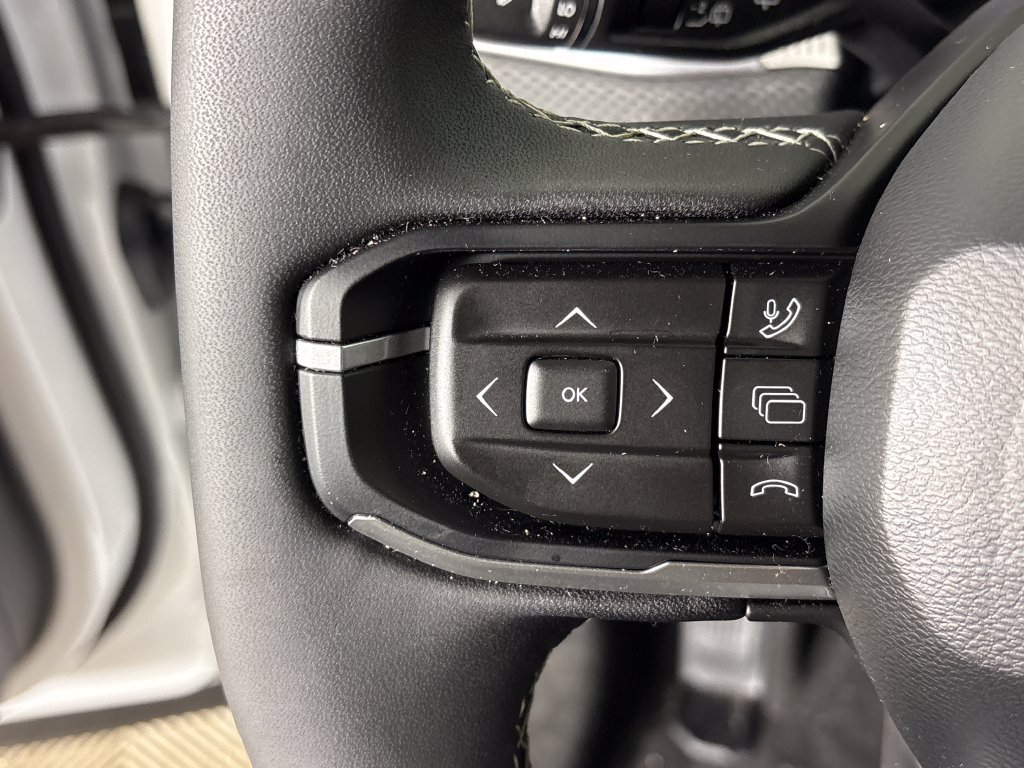 Used 2026 Jeep Cherokee Limited AWD/4WD image 18