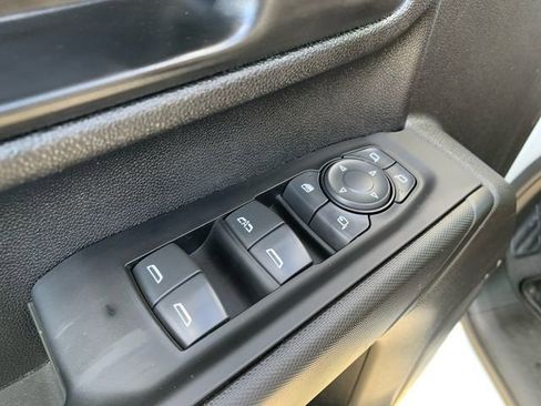 Used 2022 Chevrolet Silverado 2500 Custom w/ Custom Value Package image 17