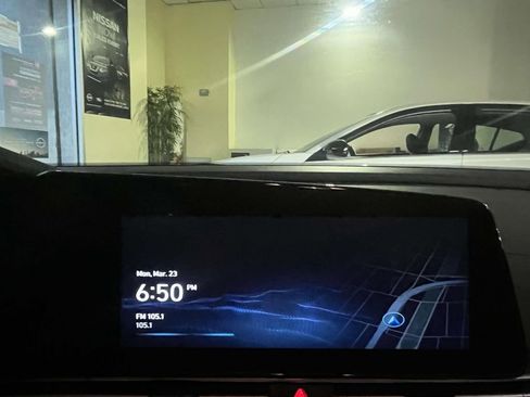 Used 2023 Hyundai Elantra Limited image 17