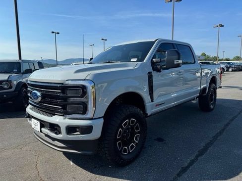 Used 2026 Ford F250 Platinum AWD/4WD image 3
