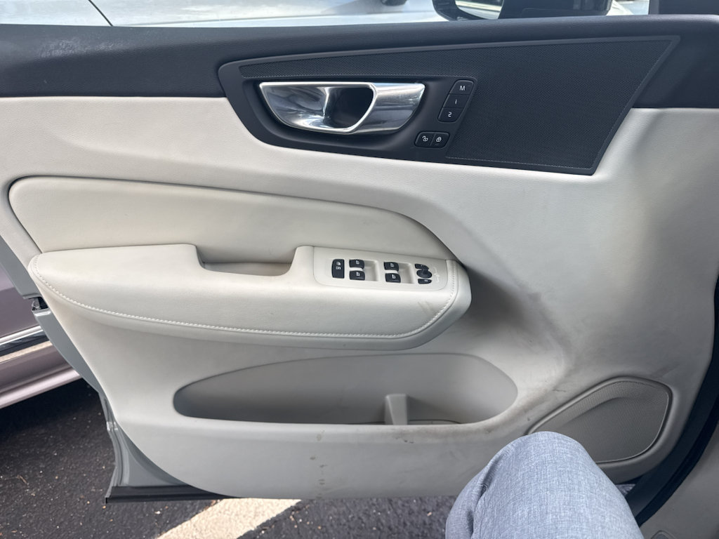 Used 2025 Volvo XC60 B5 Plus w/ Protection Package Premier AWD/4WD image 19