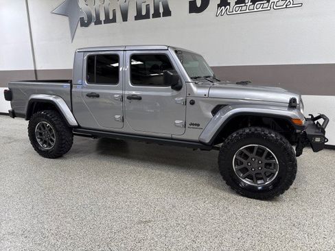 Used 2020 Jeep Gladiator Overland image 40