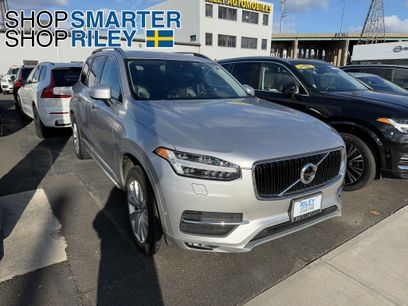 Used 2018 Volvo XC90 T6 Momentum w/ Convenience Package