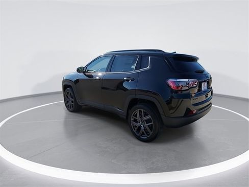 New 2026 Jeep Compass Latitude image 7