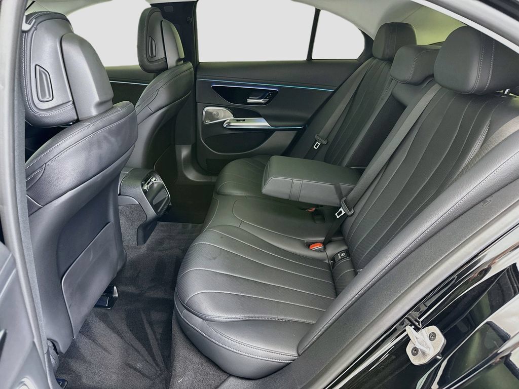 Used 2024 Mercedes-Benz E 350 4MATIC Sedan image 20