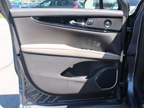 Used 2023 Lincoln Nautilus Reserve w/ Monochromatic Package AWD/4WD image 10