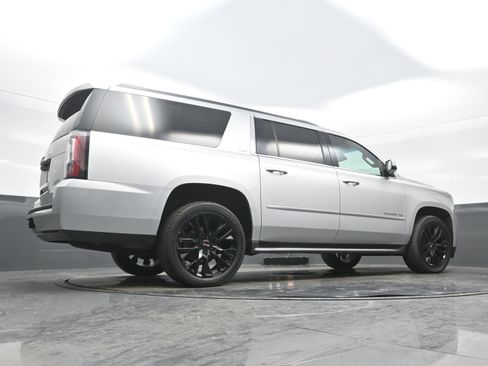 Used 2016 GMC Yukon XL SLT image 33