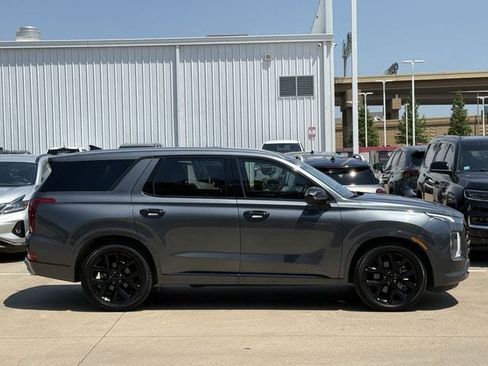 Used 2021 Hyundai Palisade Limited FWD image 3