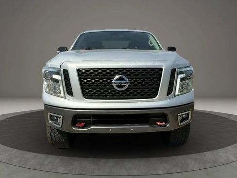 Used 2018 Nissan Titan PRO-4X AWD/4WD image 3