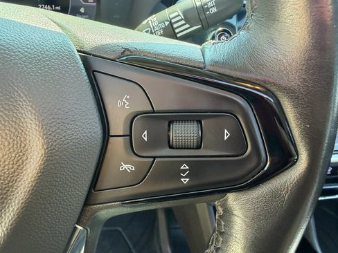 Used 2022 Chevrolet Bolt EUV Premier w/ Launch Edition FWD image 16