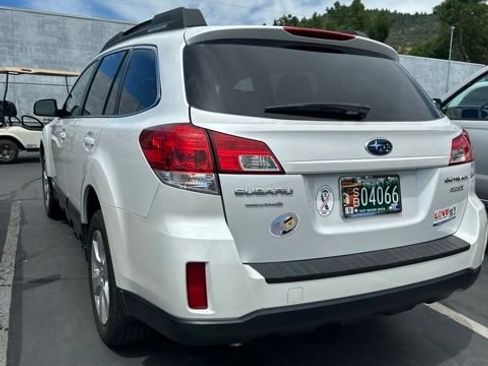 Used 2011 Subaru Outback 2.5i Premium AWD/4WD image 4