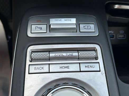 Used 2025 Genesis GV70 2.5T AWD/4WD image 26