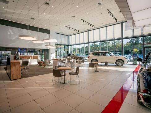 Used 2022 Lincoln Nautilus FWD image 3