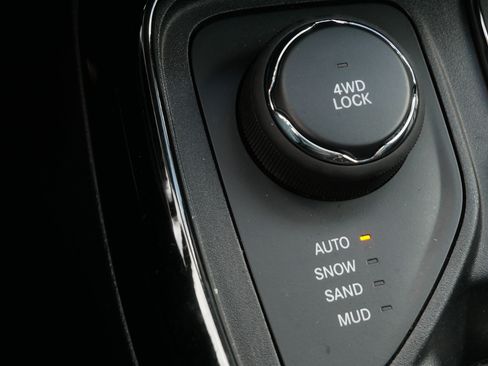 Used 2021 Jeep Compass Limited w/ Sun and Sound Group AWD/4WD image 31