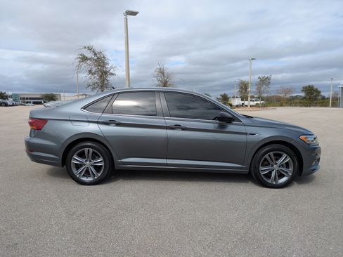 Used 2019 Volkswagen Jetta R-Line image 4