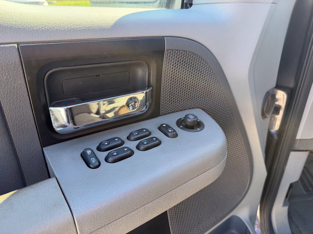 Used 2005 Ford F150 XLT RWD image 13