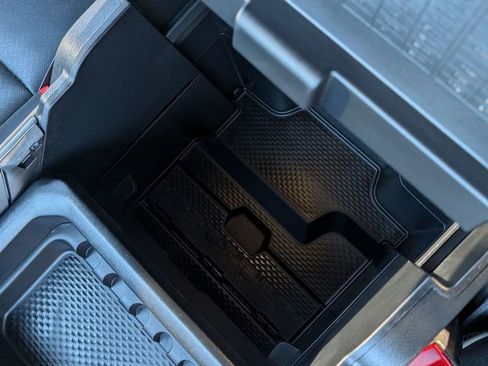 Used 2024 RAM 1500 Laramie image 36