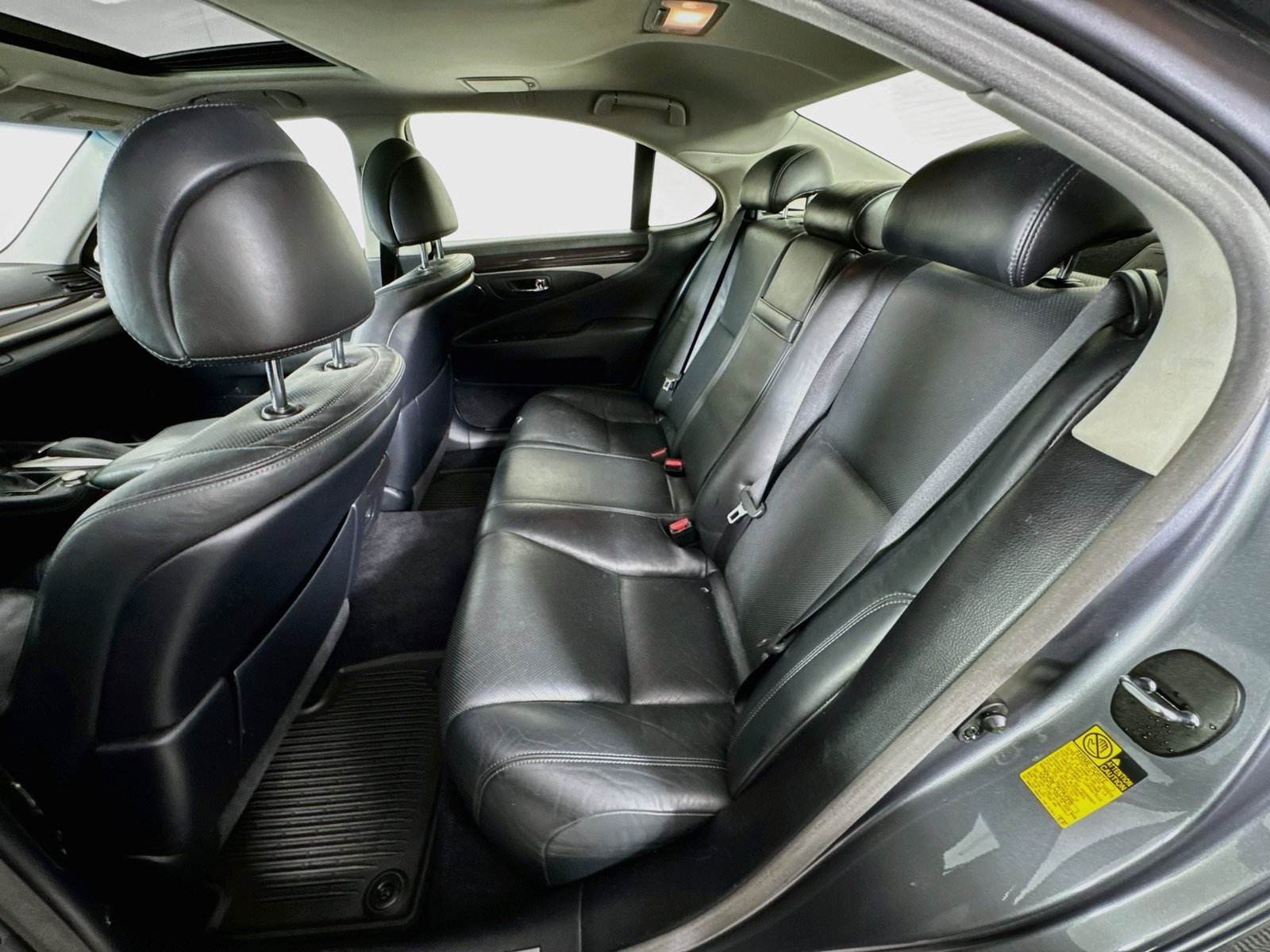 Used 2014 Lexus LS 460 AWD w/ Comfort Package image 26
