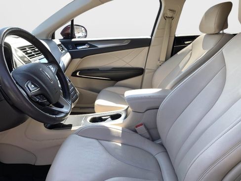 Used 2019 Lincoln MKC Premiere image 14