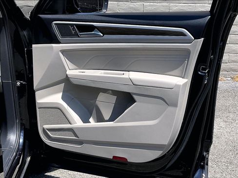 Certified 2023 Volkswagen Atlas SE FWD image 23