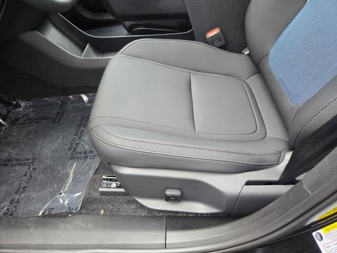 Used 2025 Volvo EX30 Plus w/ Protection Package Premier AWD/4WD image 9