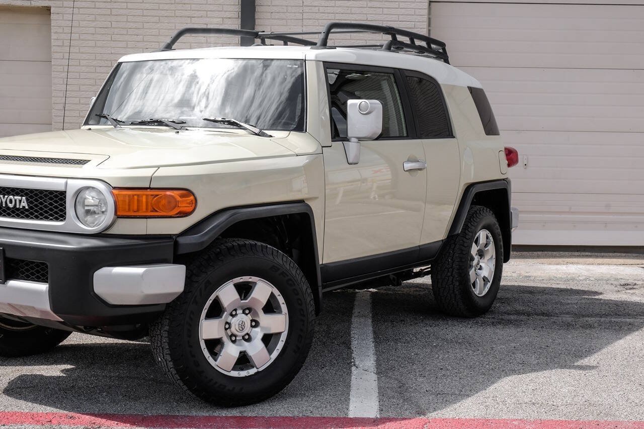 Used 2008 Toyota FJ Cruiser 2WD w/ Upgrade Pkg 2 image 6