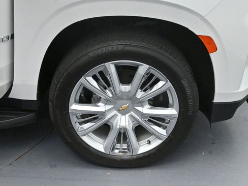 Used 2024 Chevrolet Tahoe High Country AWD/4WD image 38