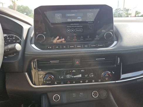 Used 2023 Nissan Rogue SL w/ SL Premium Package FWD image 8