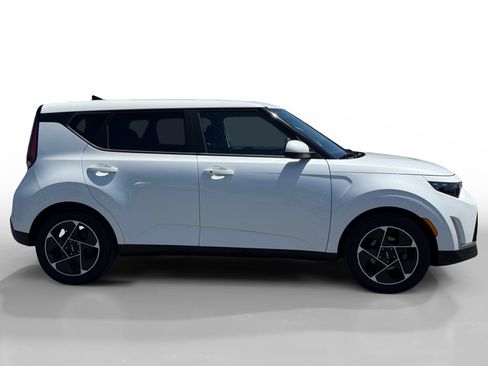 Used 2023 Kia Soul EX FWD image 6