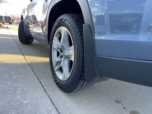 Used 2016 Toyota Highlander Limited image 19