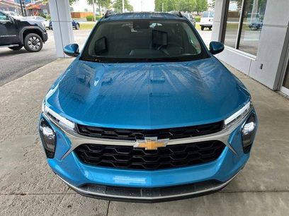 New 2025 Chevrolet Trax LT w/ Sunroof Package