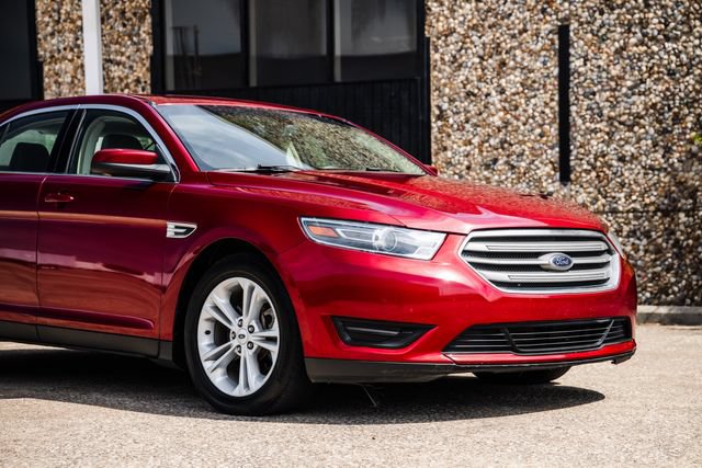 Used 2017 Ford Taurus SEL FWD image 30