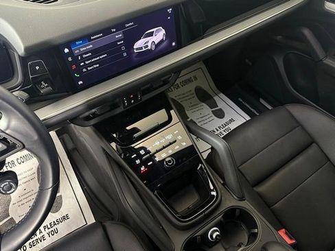 Used 2024 Porsche Cayenne S image 40