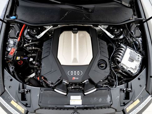 Used 2024 Audi RS 6 performance image 33