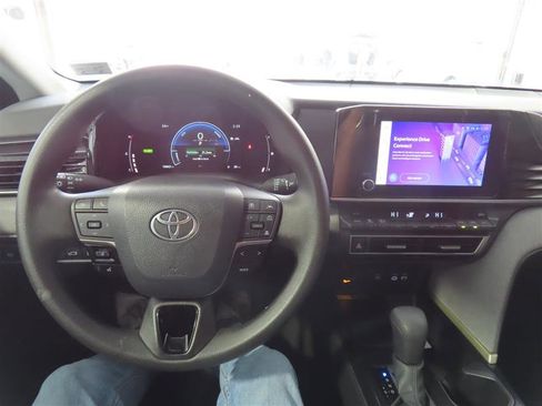 Used 2025 Toyota Camry LE w/ Convenience Package FWD image 17