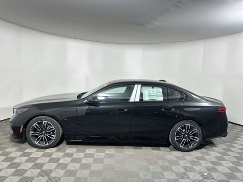 New 2026 BMW 550e xDrive w/ Executive Package image 4