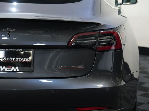 Used 2019 Tesla Model 3 Performance image 17