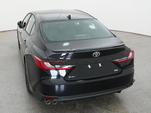 New 2026 Toyota Camry SE image 9